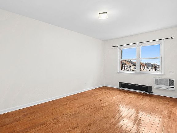 5th image of 6543 Woodside Ave
