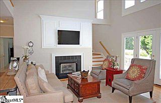 2nd image of 102 Meadowsweet Ln