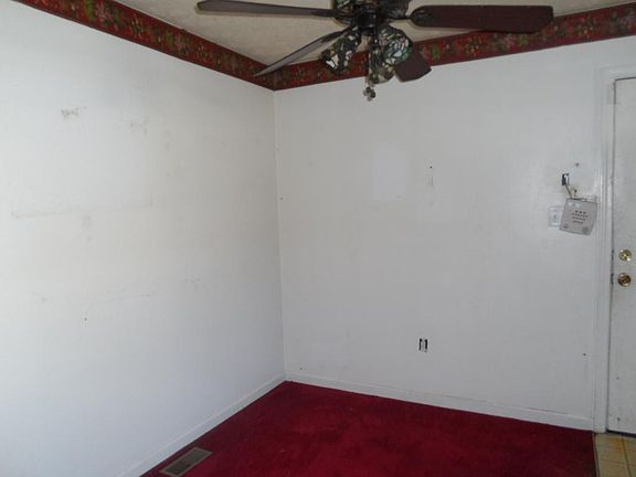 5th image of 1040 SE Pleasant Knoll Ln