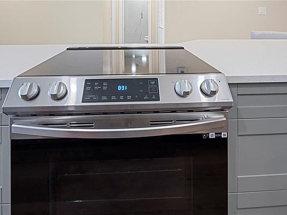 5th image of 250 Jacaranda Dr APT 401