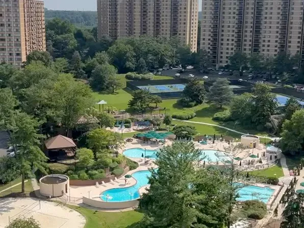 205 Yoakum Pkwy, Alexandria, VA