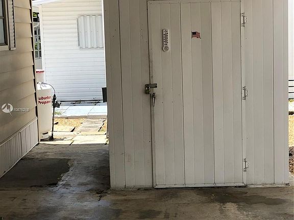 3rd image of 2890 W Marina Dr #2890