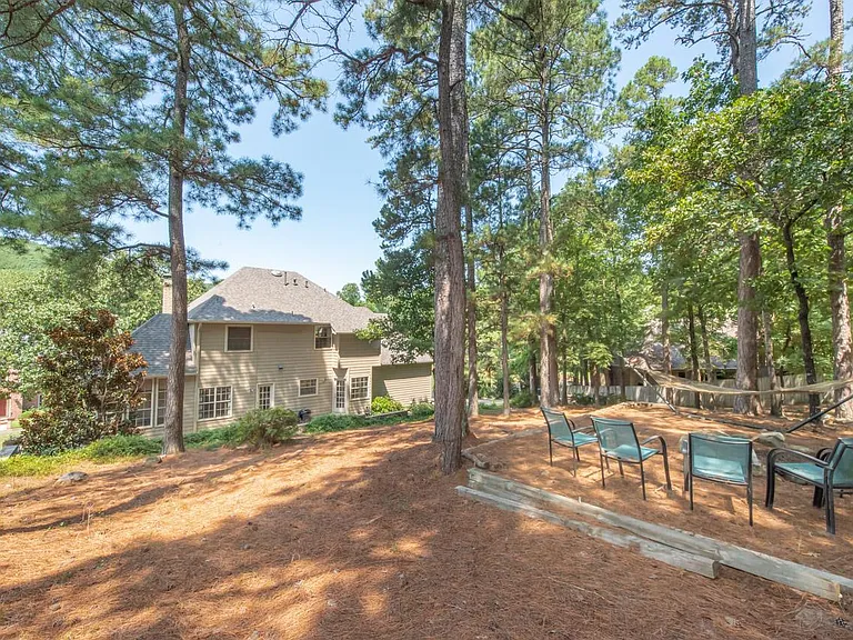 15 Lorian Dr — Photo 33