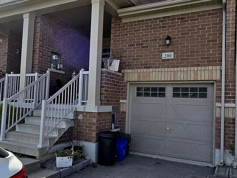 200 Roy Harper Ave — Photo 2