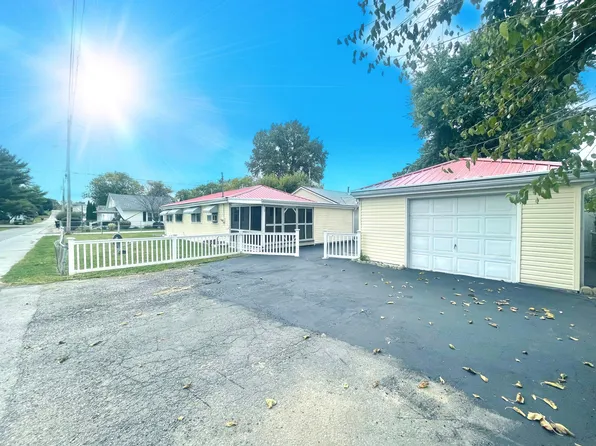203 Renner St, Buckeye Lake, OH 43008