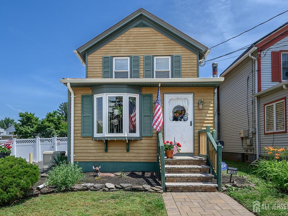 1st image of 202 Grove St