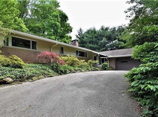 34565 Sherwood Dr, Solon, OH 44139