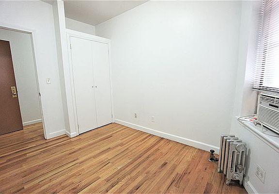 5th image of 351 Saint Nicholas Ave APT 33