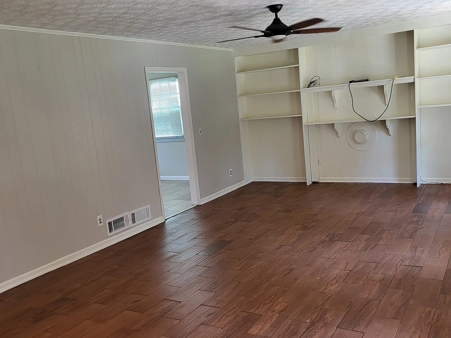 3 bed, 1700 sqft, $2,000 — Photo 3