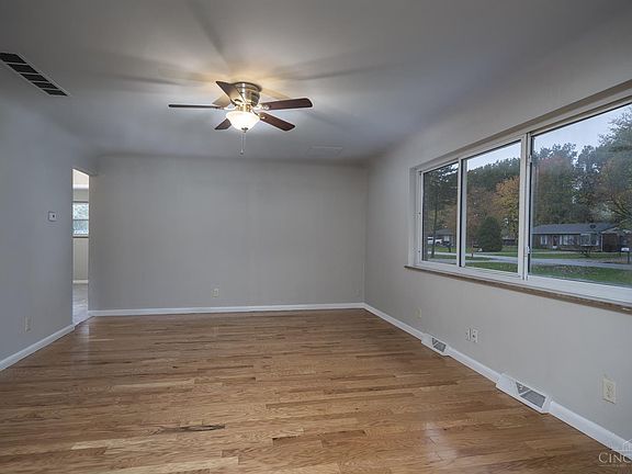 4th image of 5726 Lindaway Dr