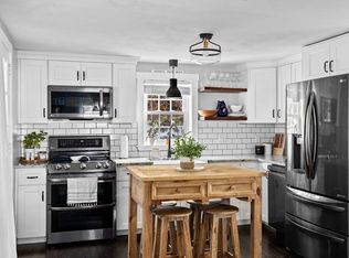 28 Elizabeth Ln, Weymouth, MA 02190