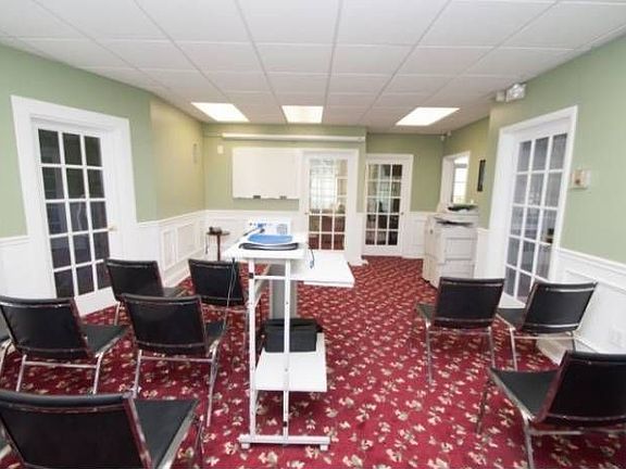 Lg meeting / living room