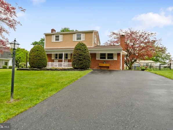 906 Herman Dr, Mechanicsburg, PA 17055