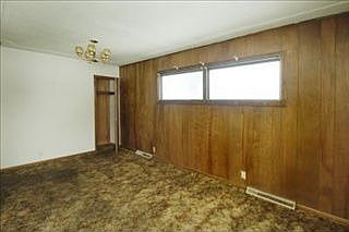 5th image of 70 Boyd St