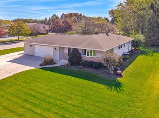 1007 W Bell Ave, Howards Grove, WI 53083