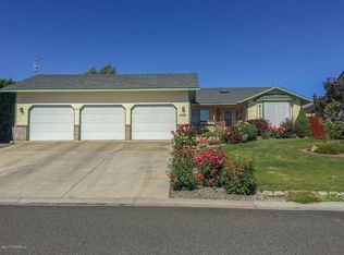 4949 Pear Butte Dr, Yakima, WA