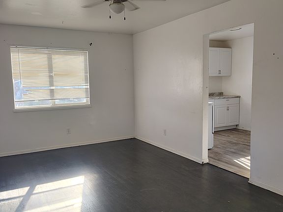 2nd image of 975-977 S Lowell Blvd
