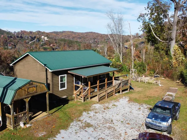 384 Loop Rd, Gatlinburg, TN 37738