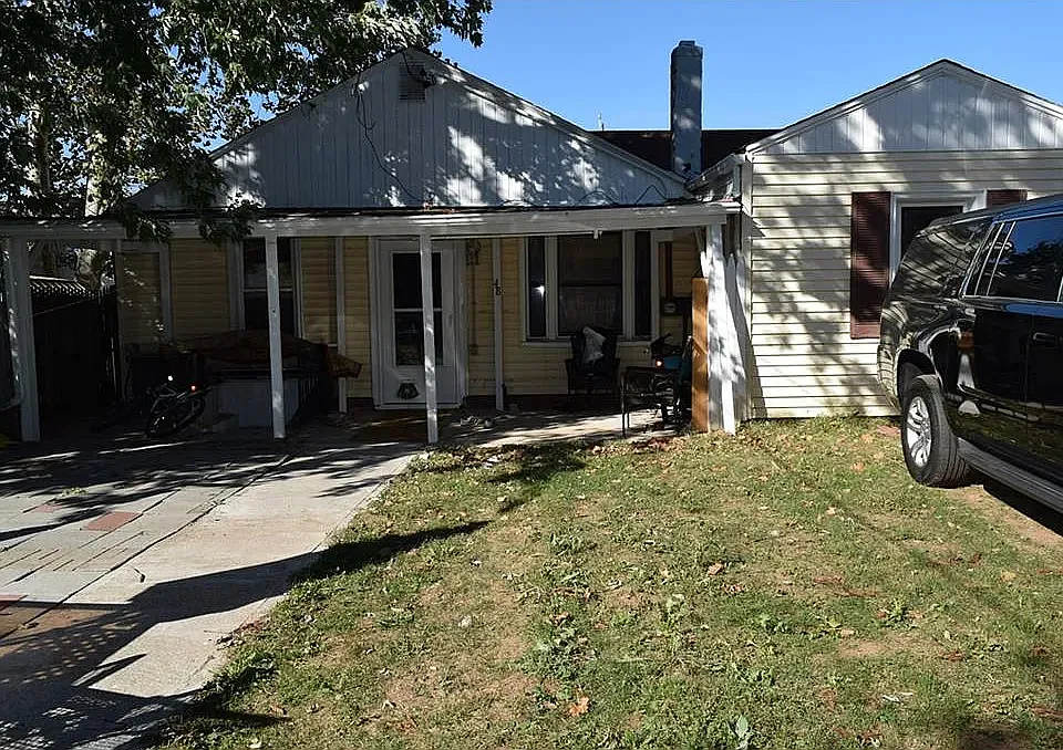 48 Larch St