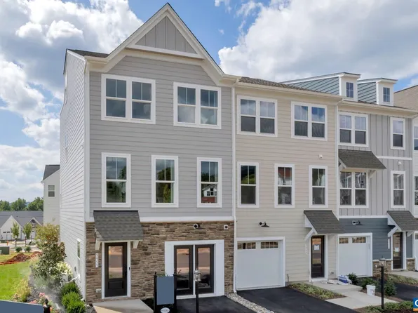 4996 Dunnagan Dr, Crozet, VA 22932