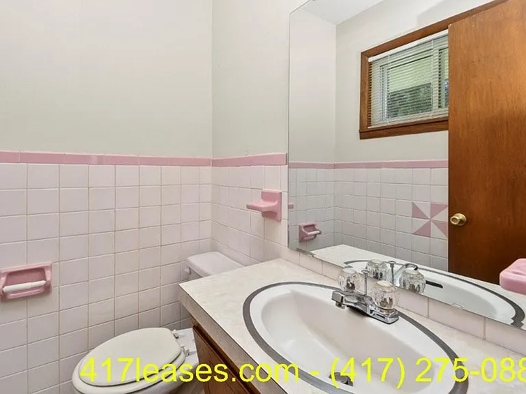 203 S White Oak Ave — Photo 23