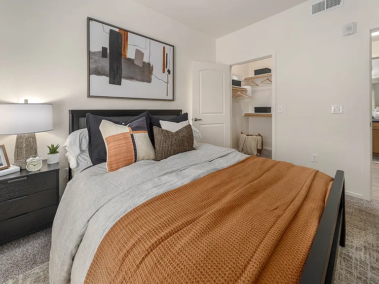 Altair Apartments — Photo 31