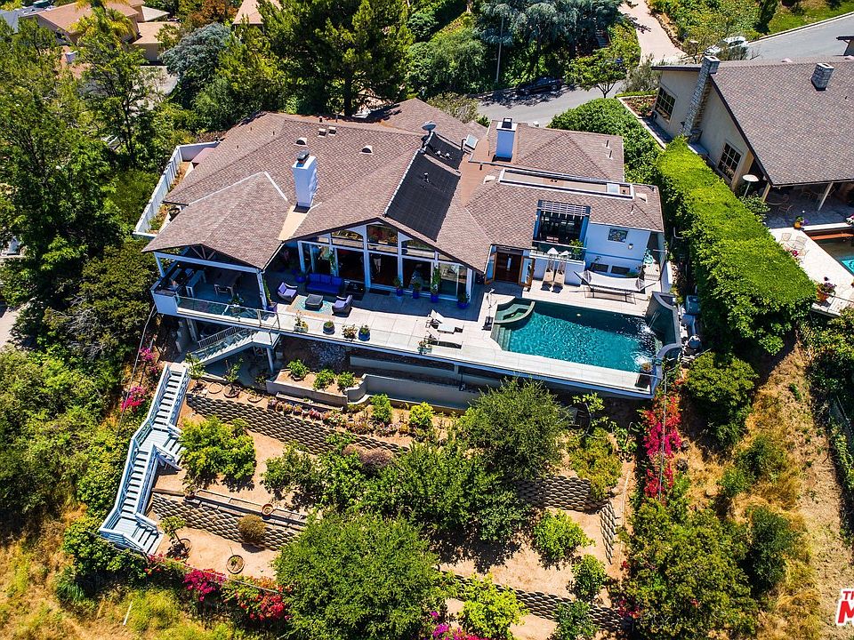 1st image of 8647 Edwin Dr