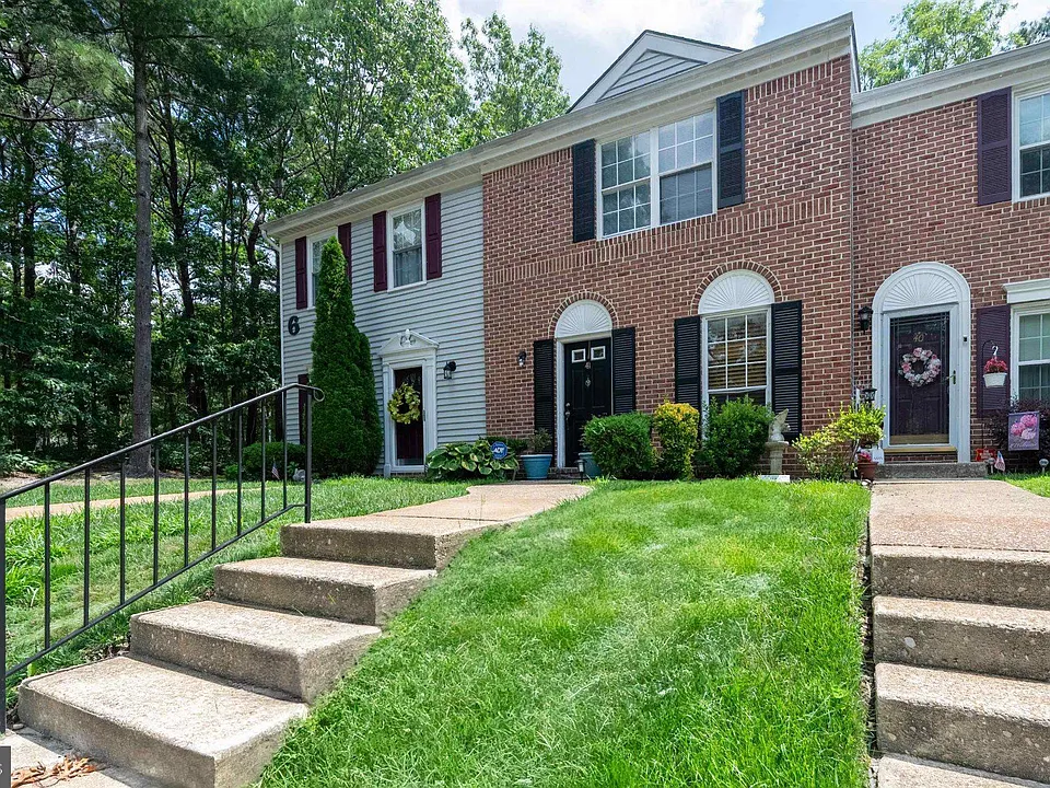 41 Seneca Dr