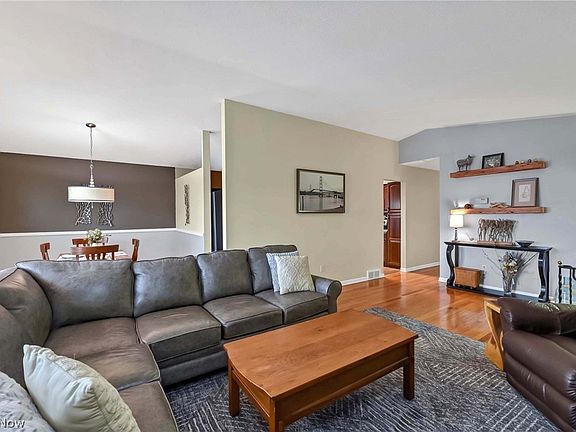 2nd image of 6043 Gareau Dr