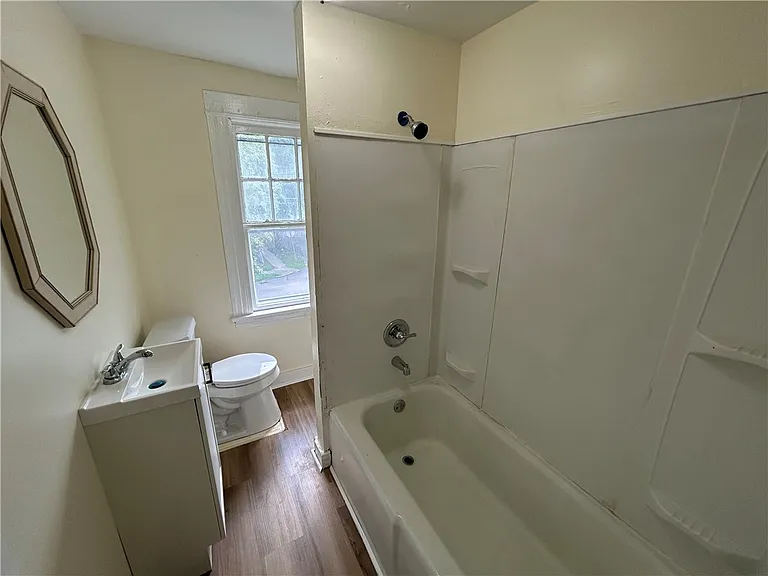 42 Villa St #UPPER — Photo 15
