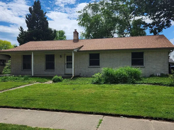 25180 Saint Christopher St, Harrison Township, MI 48045