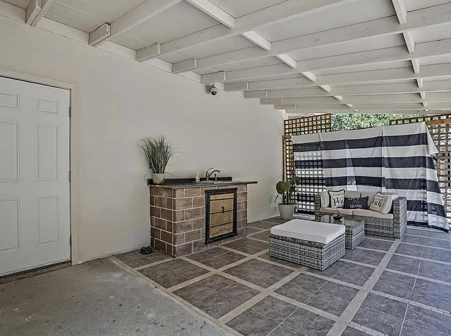 3 bed, 1174 sqft, $3,250 — Photo 3