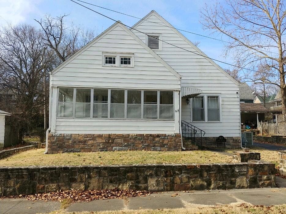 1st image of 513 N Park Blvd