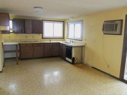 4th image of 713 N 16th Ct