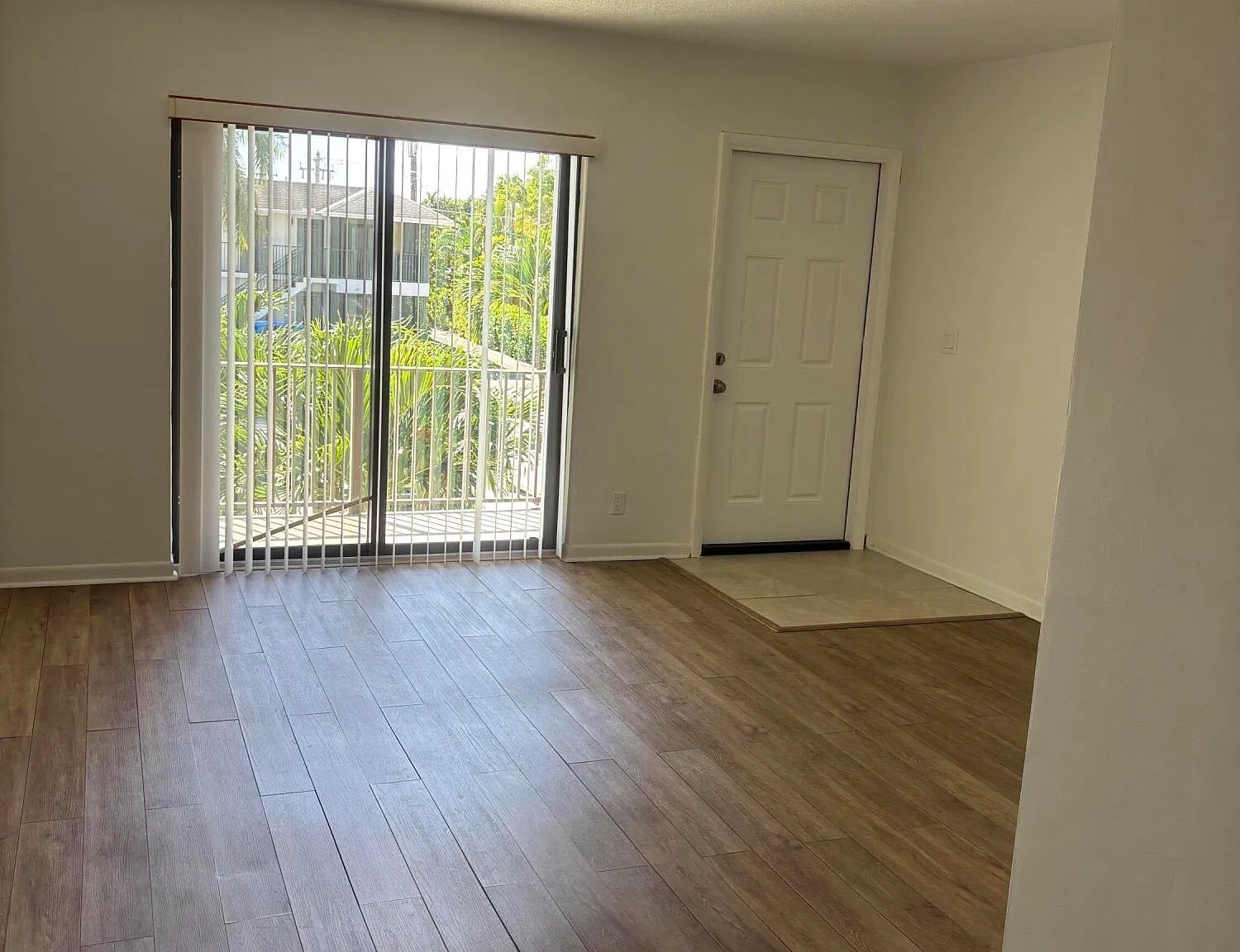 521 NE 45th St — Photo 3