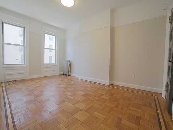 4th image of 952 E 156th St #3