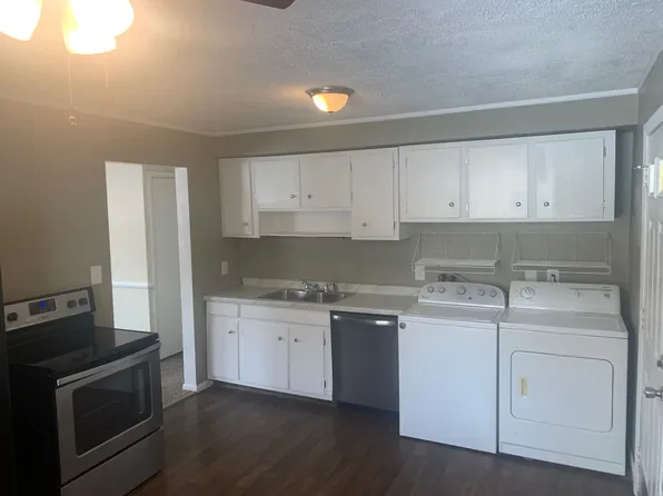 309 E Main St, South Amherst, OH 44001