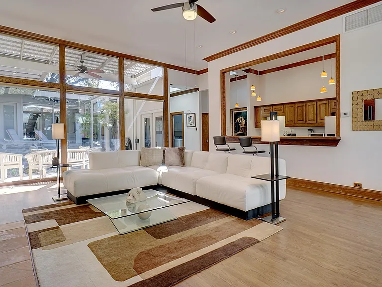 6434 Southpoint Dr — Photo 2