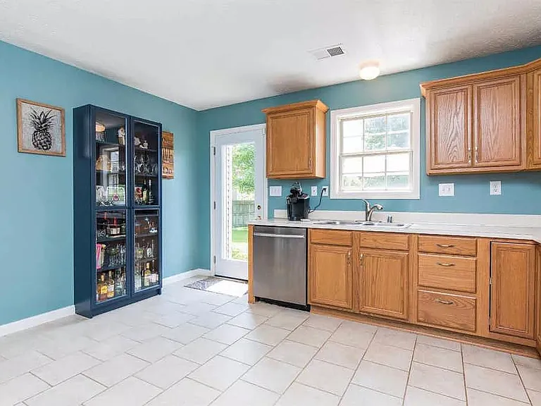 508 Hadlow St — Photo 17