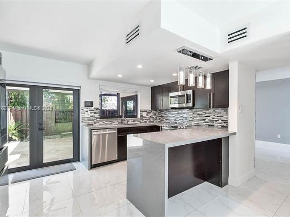 1st image of 650 NW 98th Ct #0