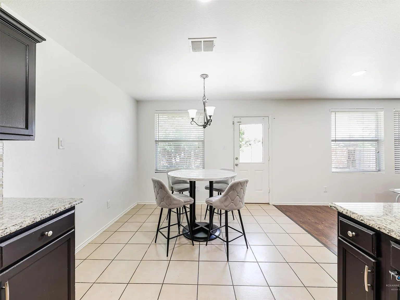 5 bed, 2932 sqft, $2,750 — Photo 4