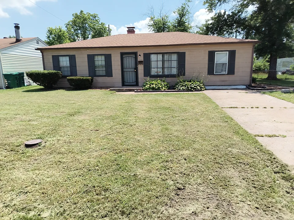 726 Saint Paul Dr
