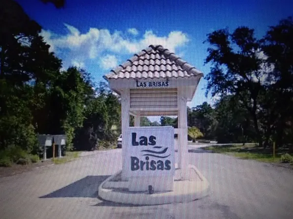 140 Las Brisas Dr, Eastpoint, FL 32328