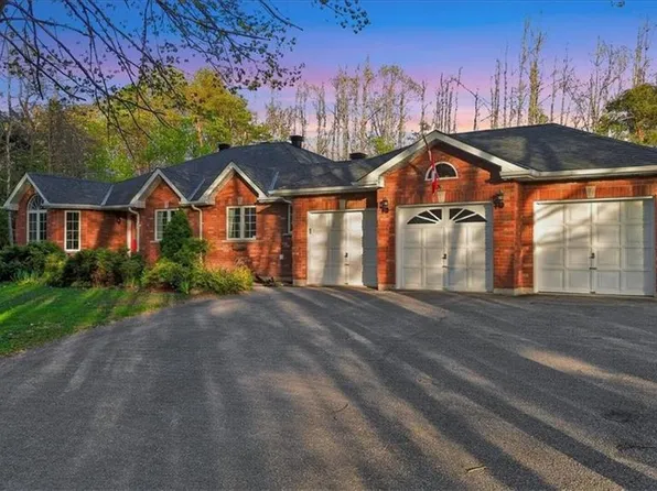 1775 Loretta Ave, Severn, ON L3V 7W2