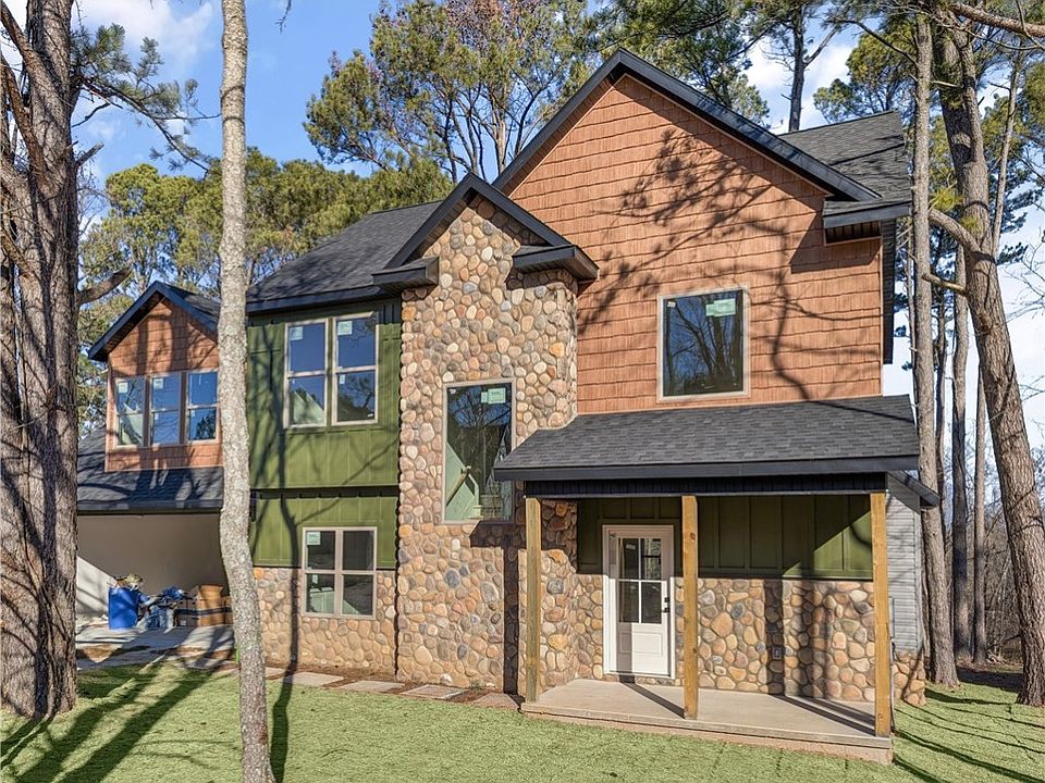 1st image of 4 Dundonald Ln
