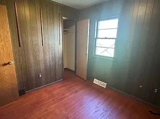 1196 E Archwood Ave — Photo 4