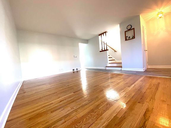 4th image of 4941 Carol St