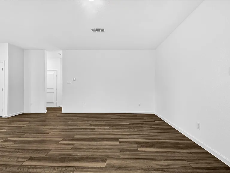 15049 Ronan Dr — Photo 5