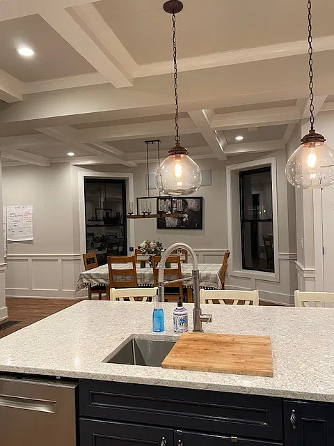 5 bed, $3,995 — Photo 4