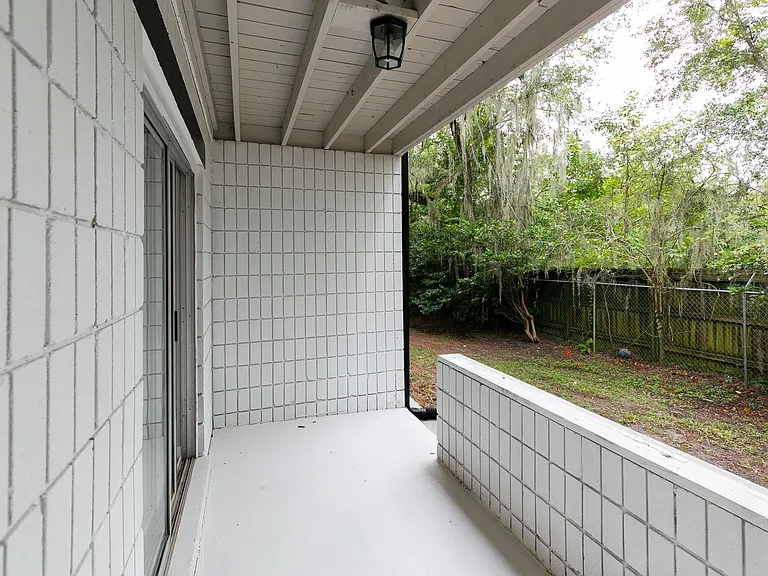 Oak Terrace — Photo 21